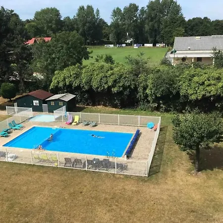 아파트 Appartement Avec Terrasse & Piscine Chauffee *