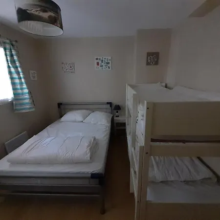 Appartement Avec Terrasse & Piscine Chauffee 아파트 컨데트